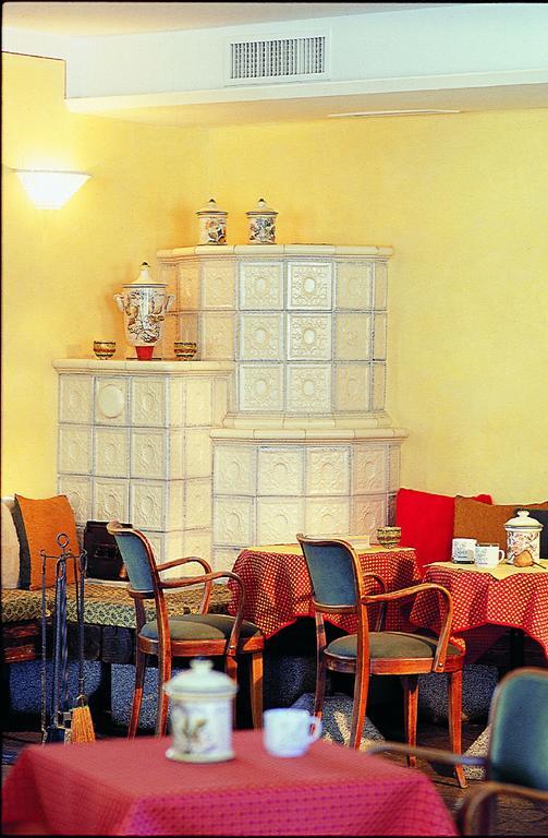 Locanda Locatori Пассо-дель-Тонале Екстер'єр фото