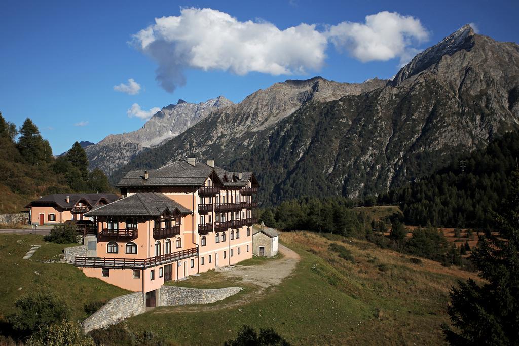 Locanda Locatori Пассо-дель-Тонале Екстер'єр фото